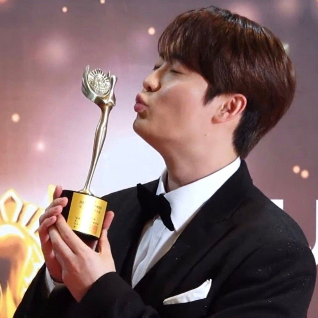 Behind-the-scenes cut of Son Binah