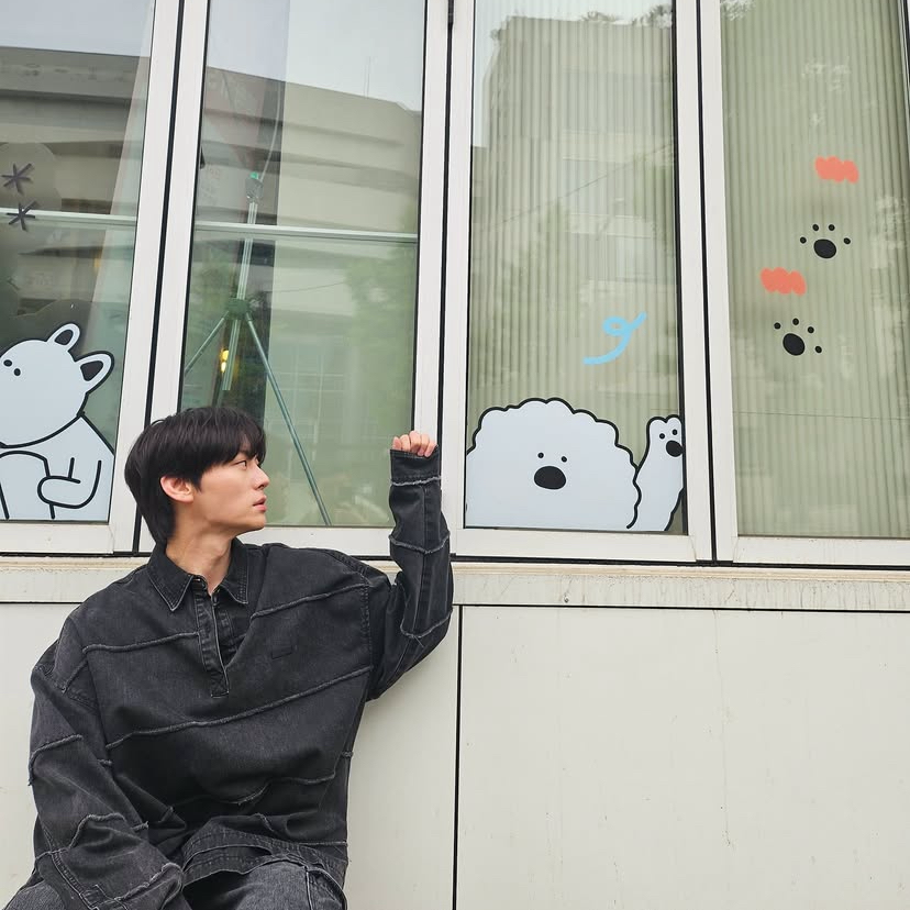 A moment captured by a fan of Ahn Jaehyun