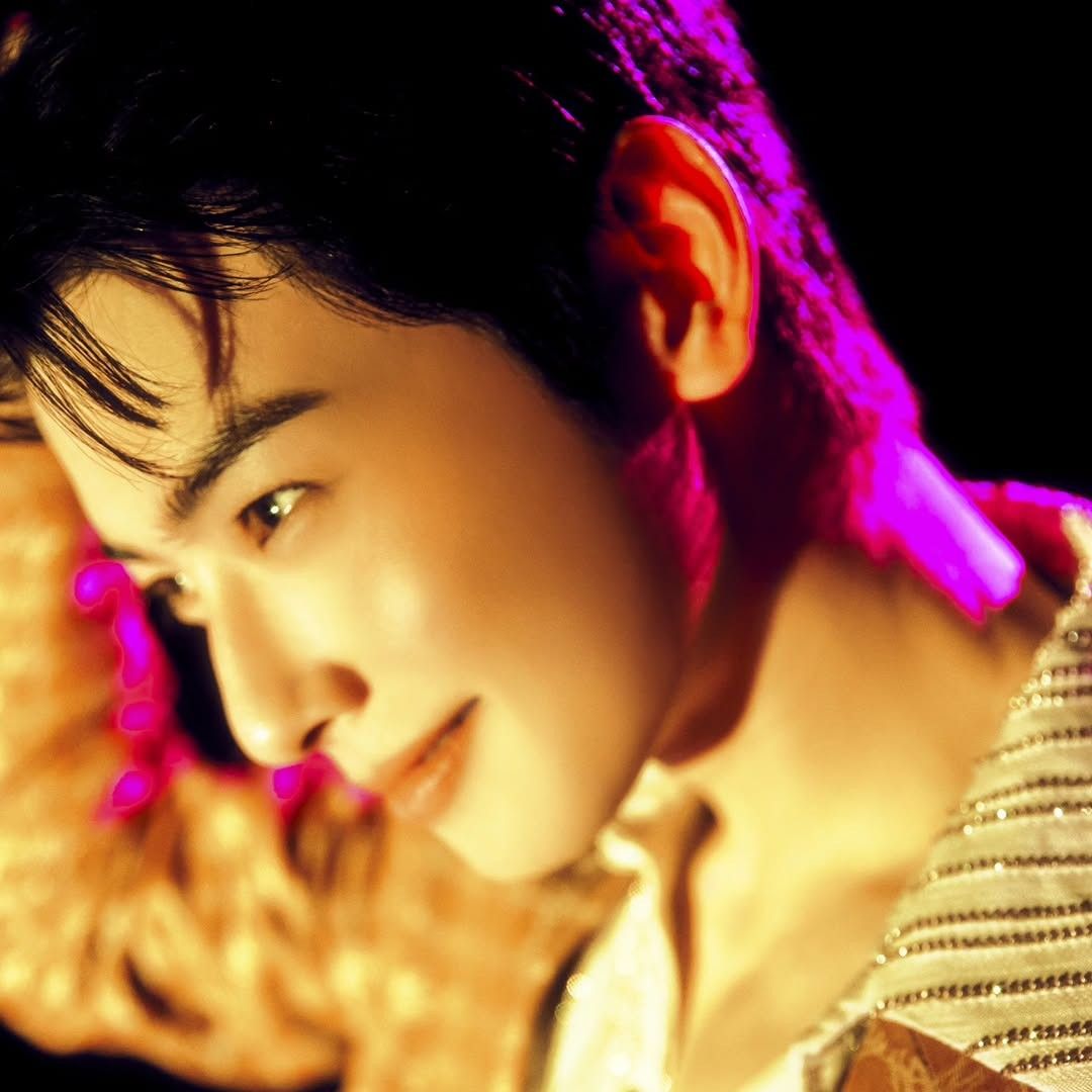 Recent activity shot of Cha Eunwoo