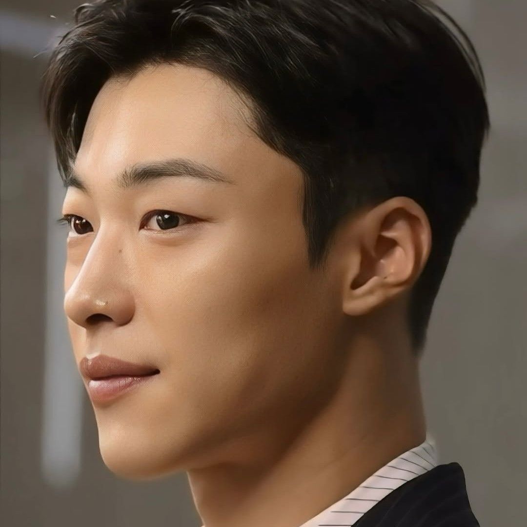 A moment captured by a fan of Woo Dohwan