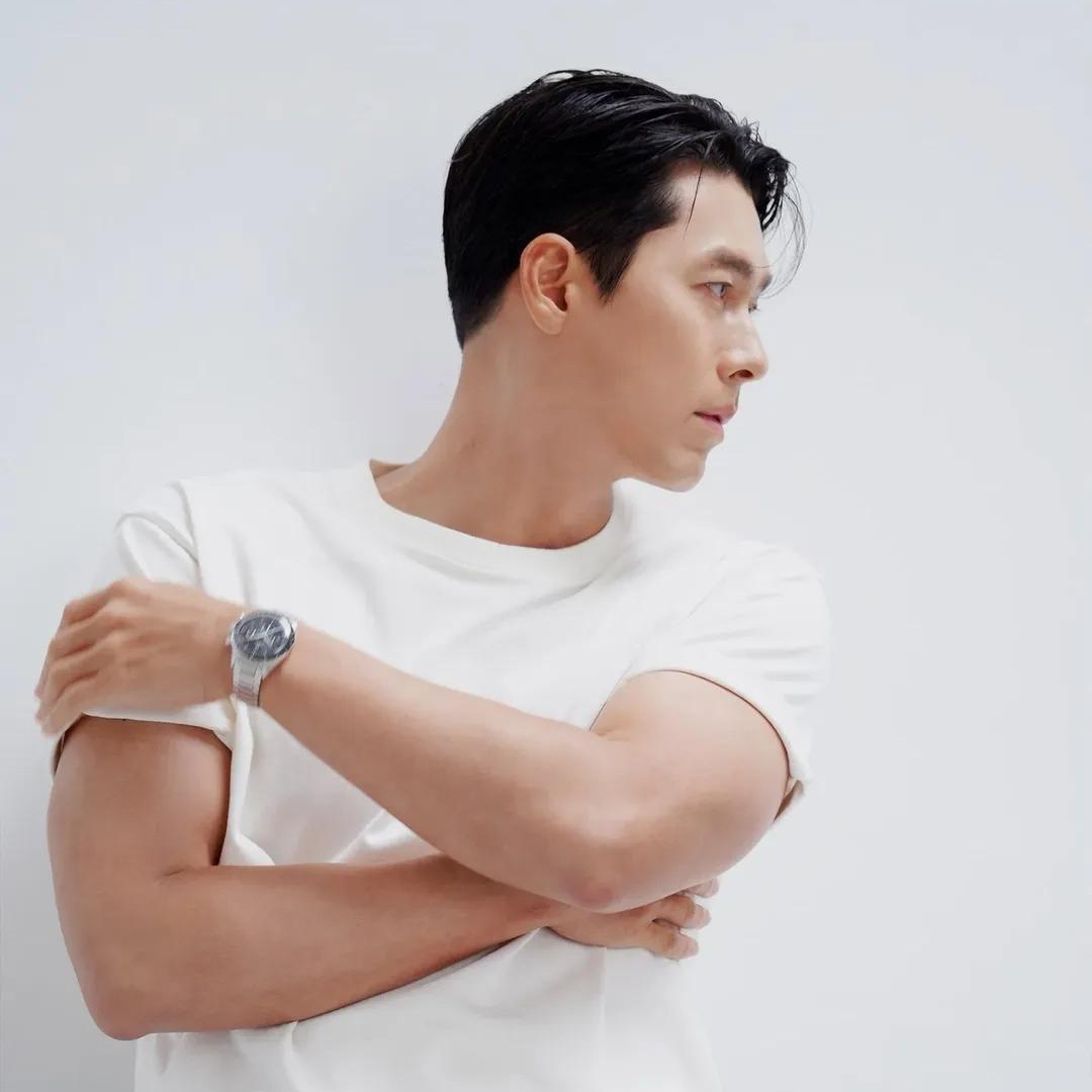 A moment captured by a fan of Hyun Bin