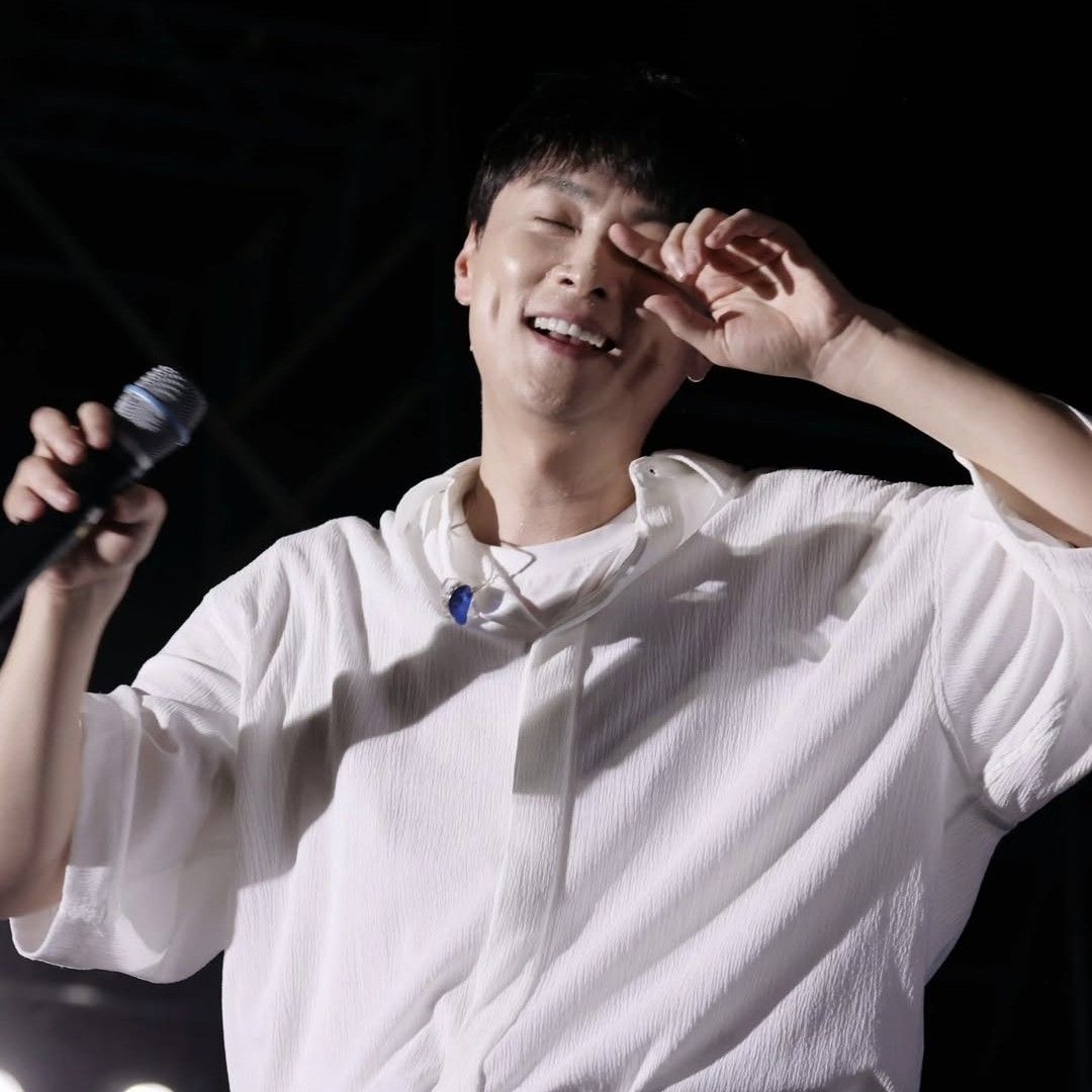 Recent activity shot of Min Kyunghoon