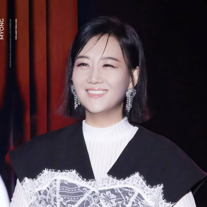 Behind-the-scenes cut of Jang Yoonjeong