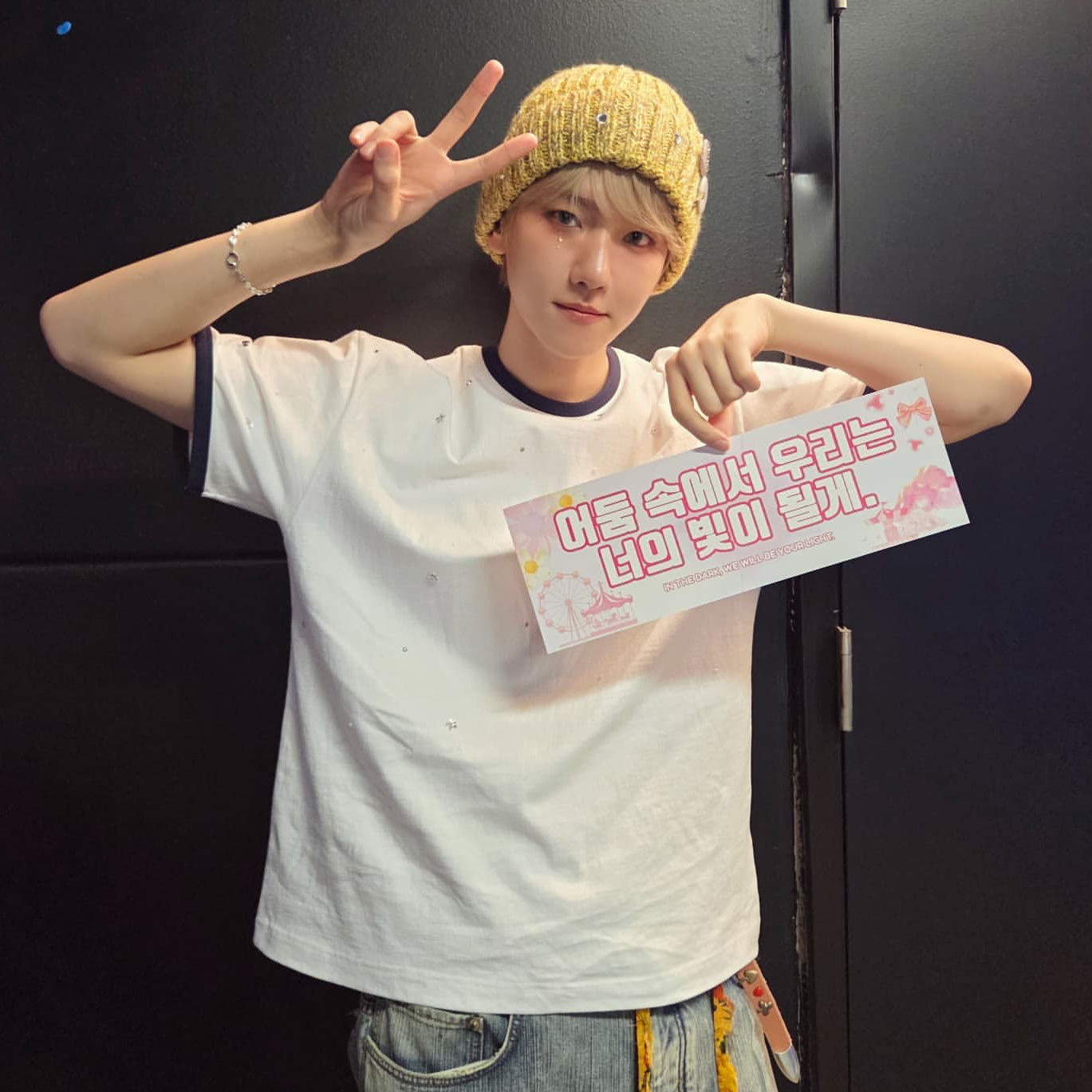 Behind-the-scenes cut of Baekhyun