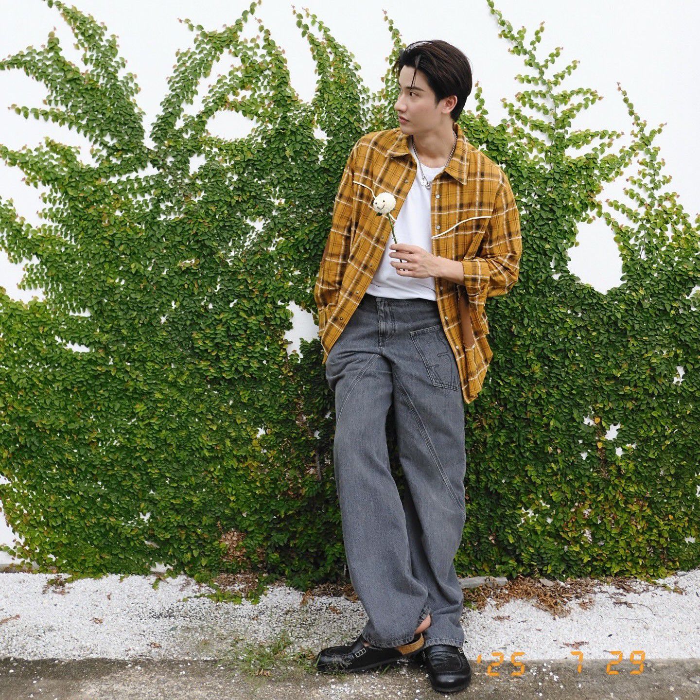 Behind-the-scenes cut of Tay Tawan Vihokratana