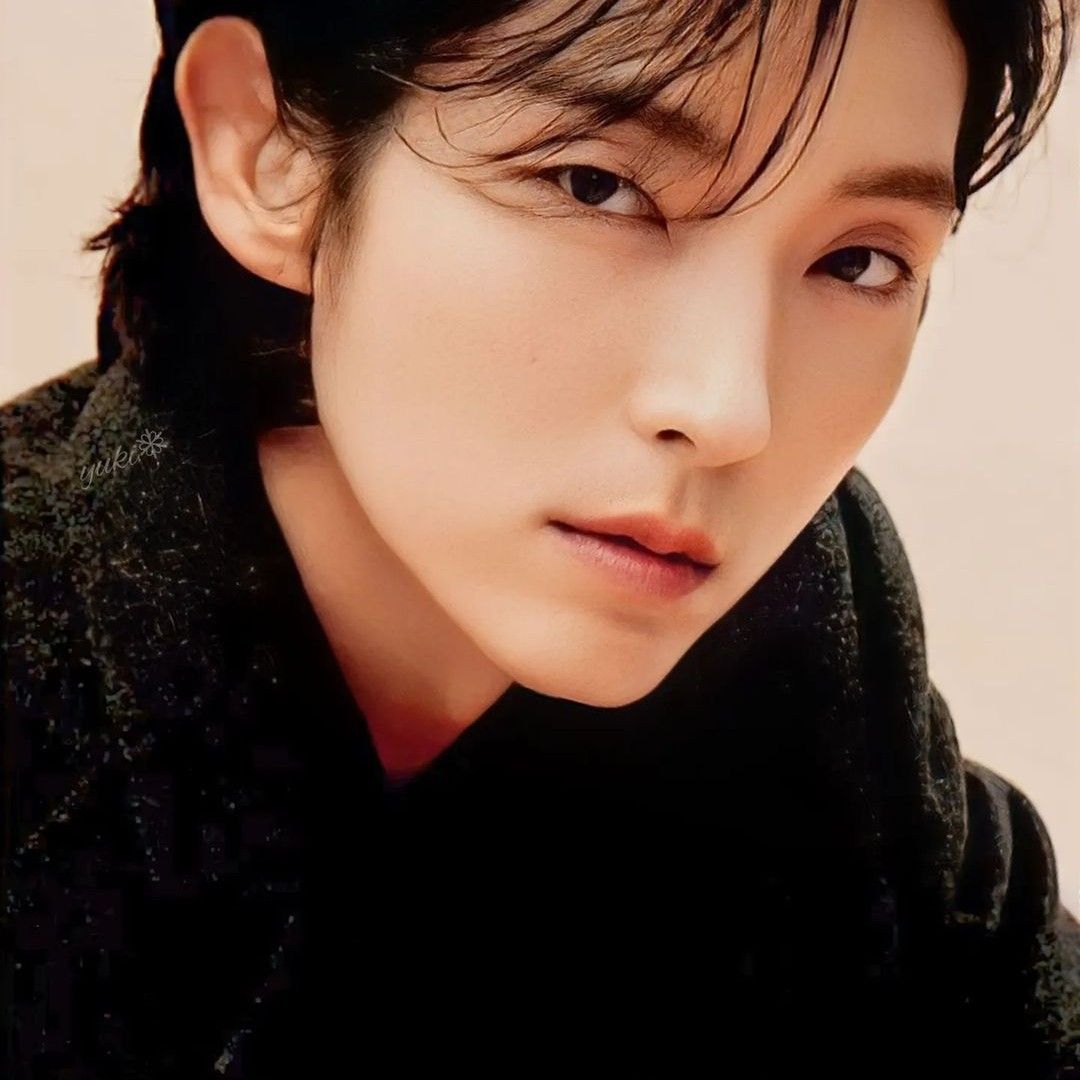 A moment captured by a fan of Lee Joongi