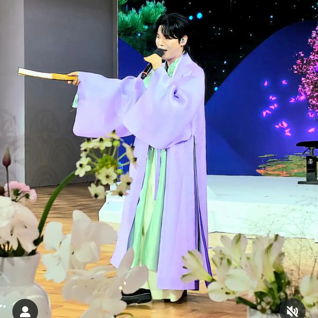 A moment captured by a fan of Kim Junsu (1991)