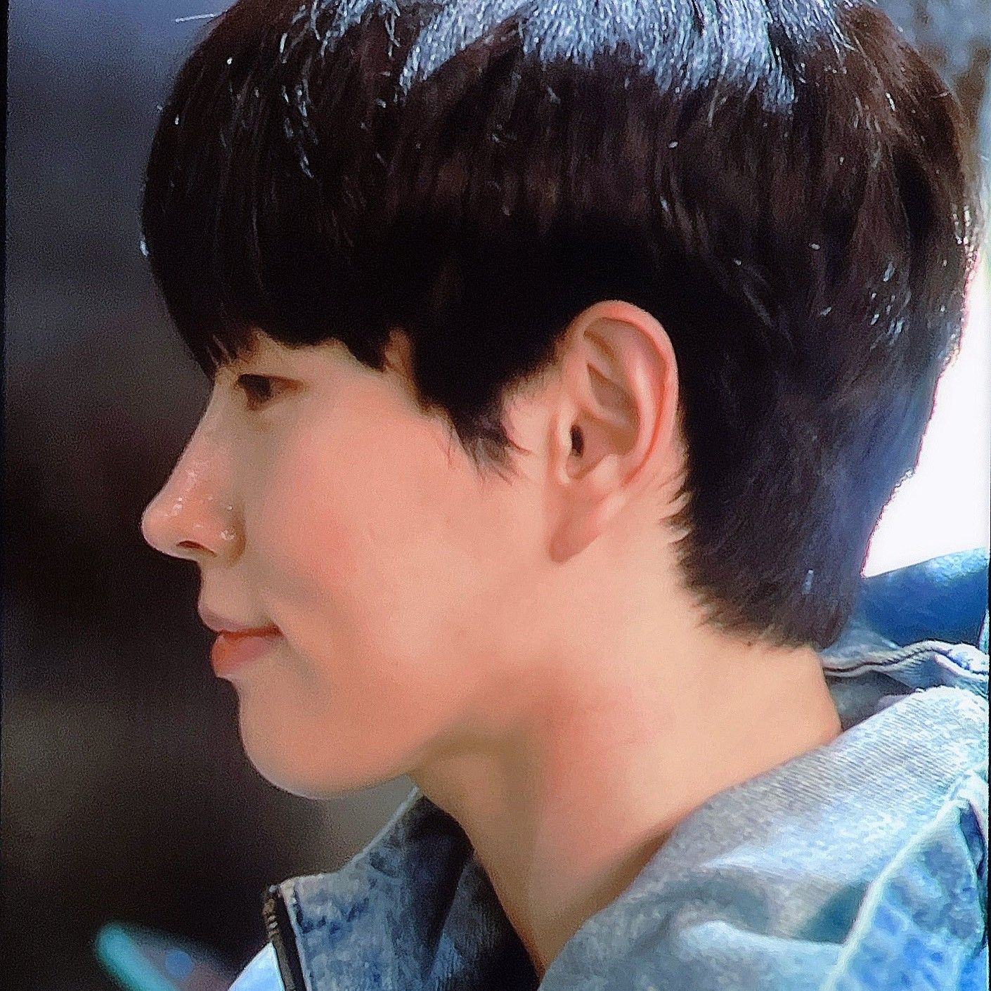 A moment captured by a fan of Lee Byeongchan