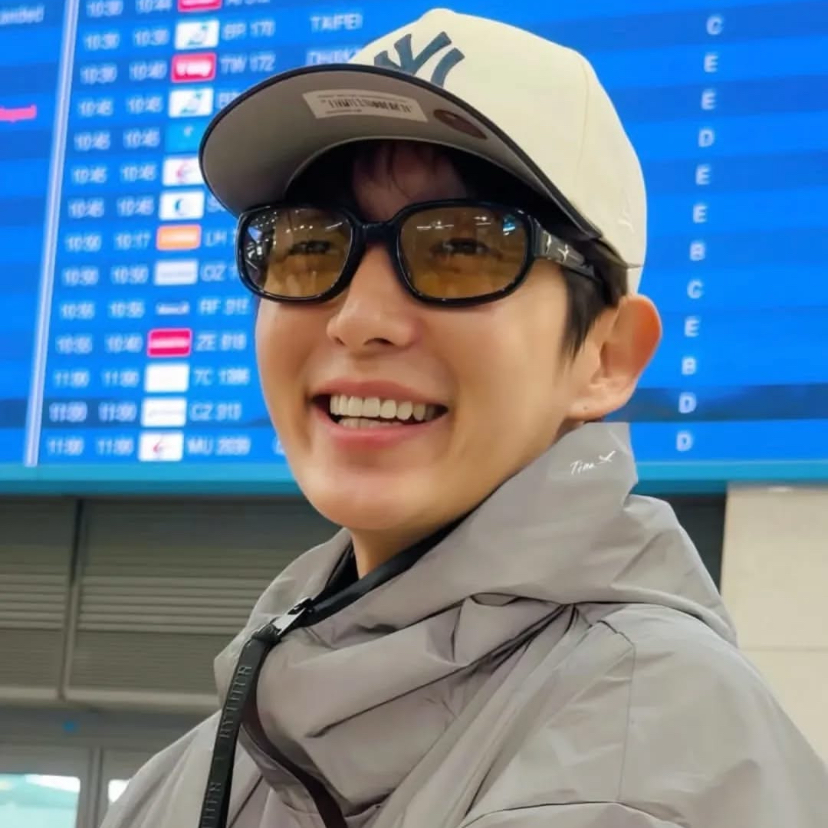 Latest photo of Lee Joongi