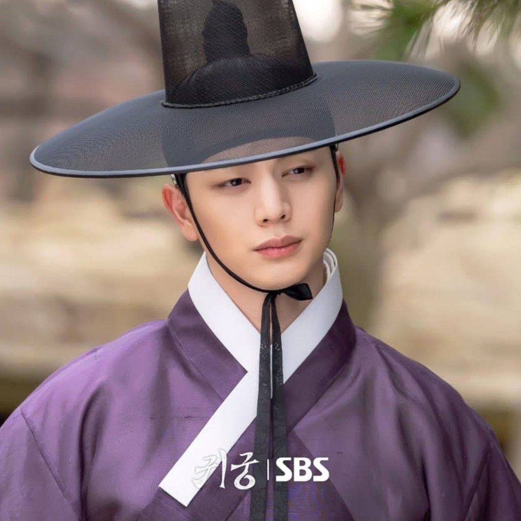 Latest photo of Yook Sungjae