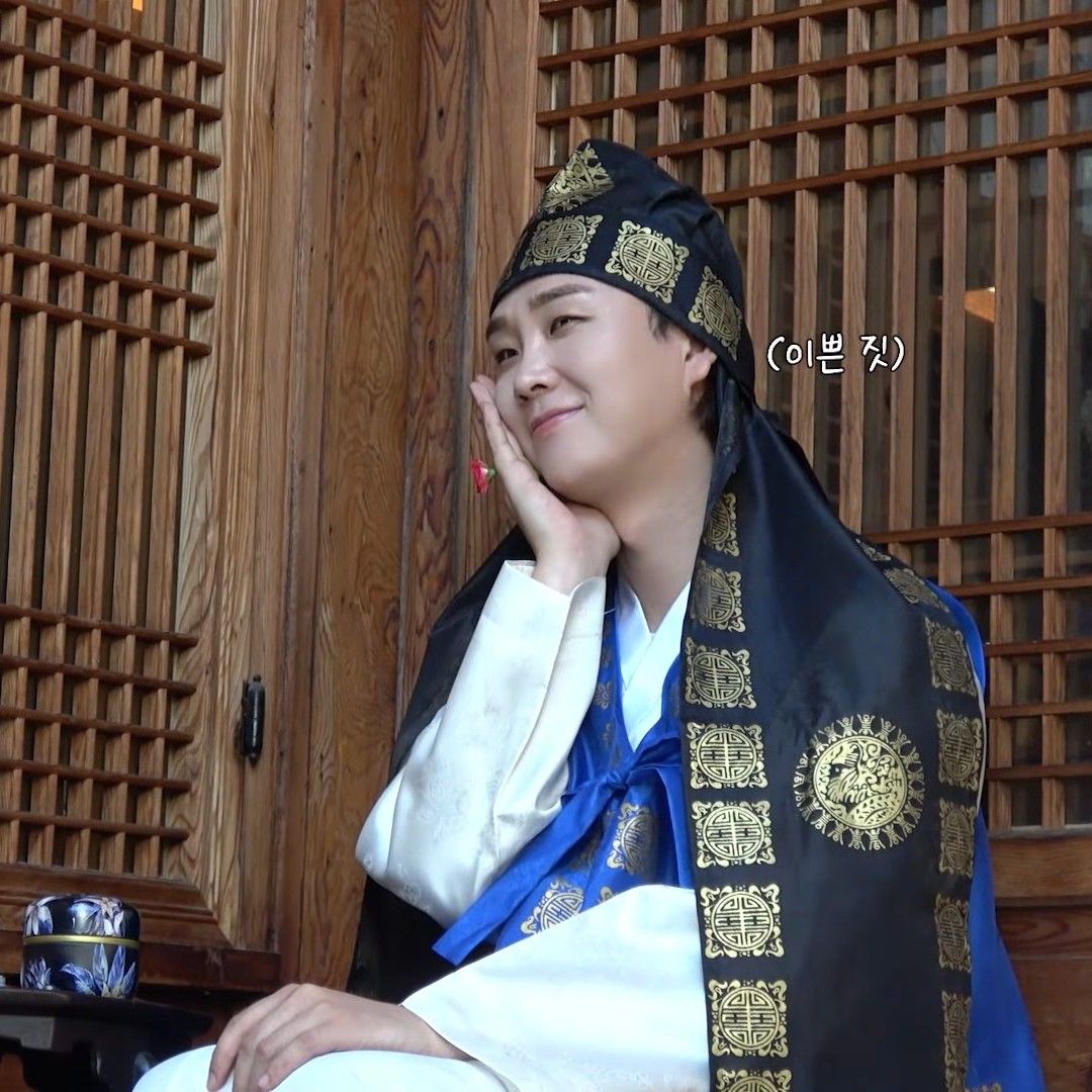 Song Minjun的最新照片