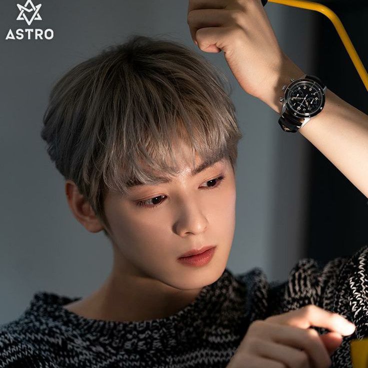 A moment captured by a fan of Cha Eunwoo