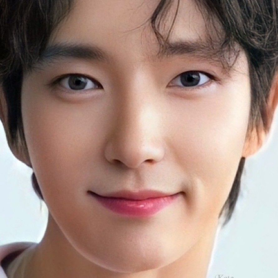 A moment captured by a fan of Lee Joongi