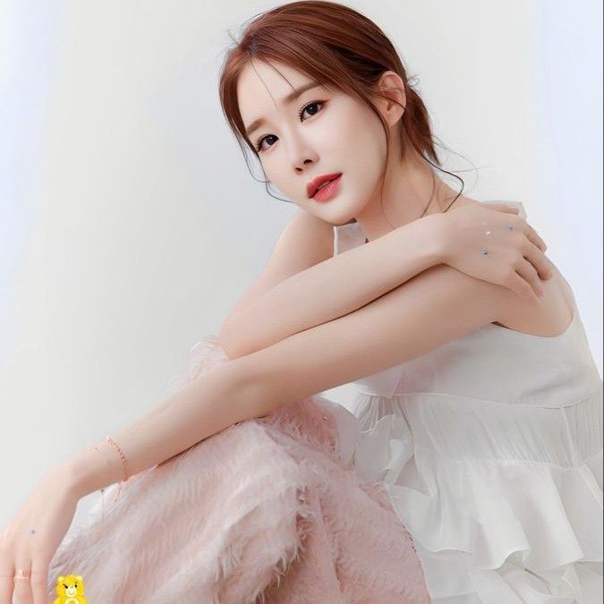 Recent activity shot of Yoo Inna
