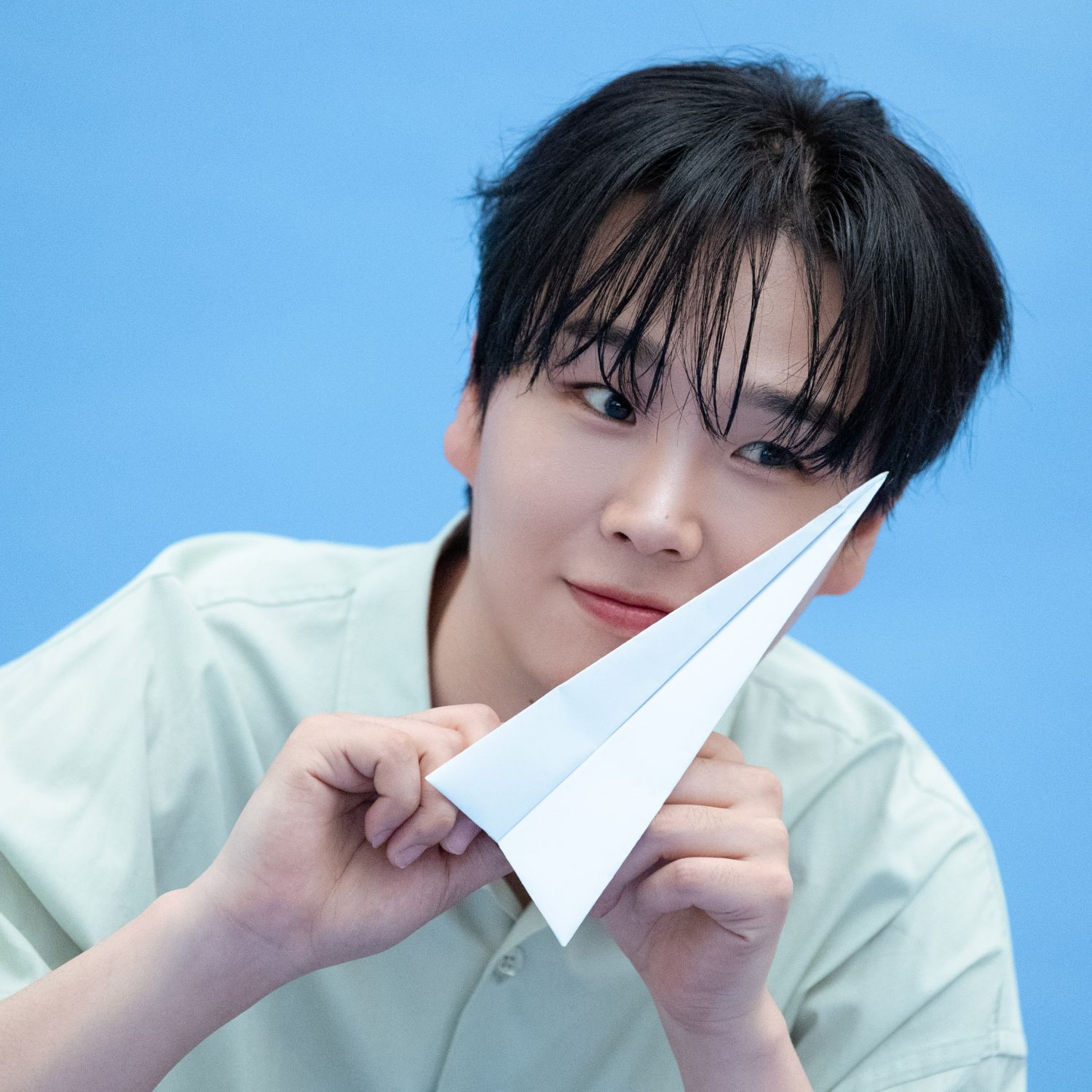 Behind-the-scenes cut of Song Minjun