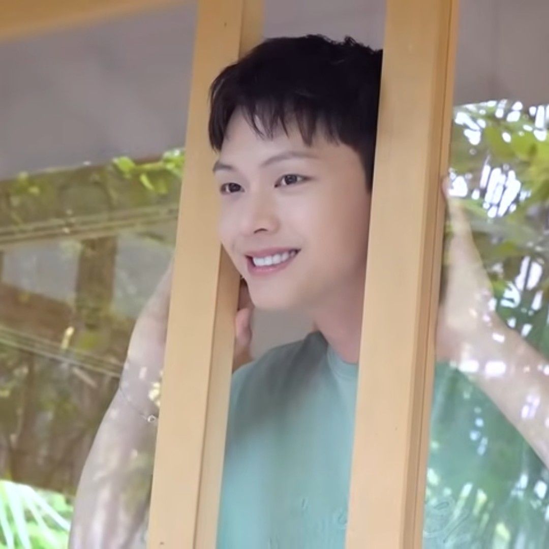 Recent activity shot of Yook Sungjae