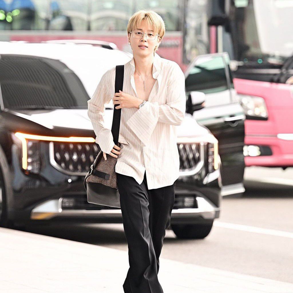 Behind-the-scenes cut of Ha Jimin