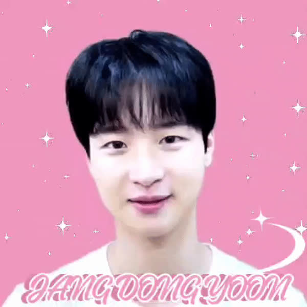 장동윤의 매력을 담은 최애돌셀럽 대표 사진