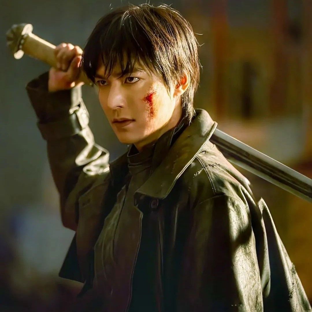 Recent activity shot of Lee Minho