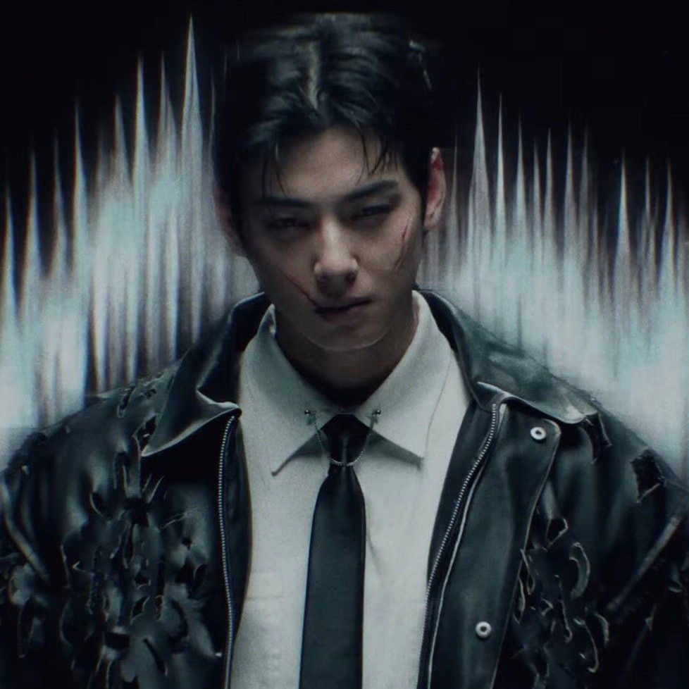 Behind-the-scenes cut of Cha Eunwoo