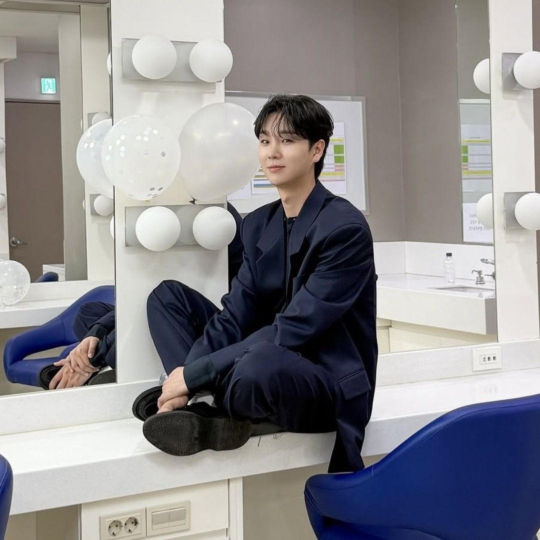 A moment captured by a fan of Song Minjun