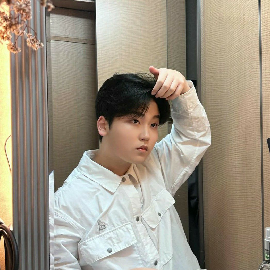 A moment captured by a fan of Park Sungon