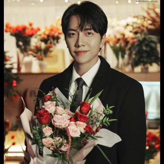 Foto terbaru dari Lee Seunggi