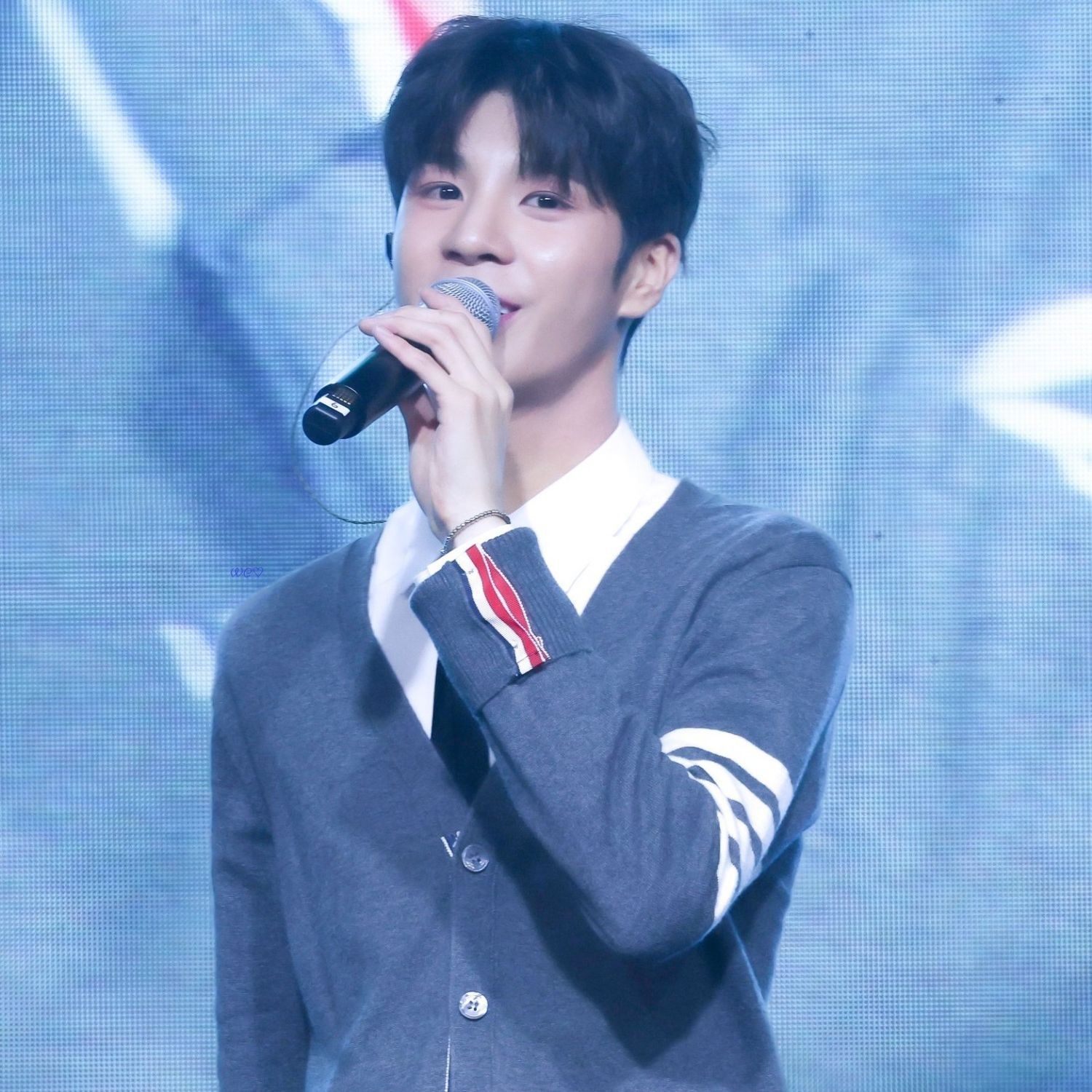 Cuplikan di balik layar dari Jeong Dongwon