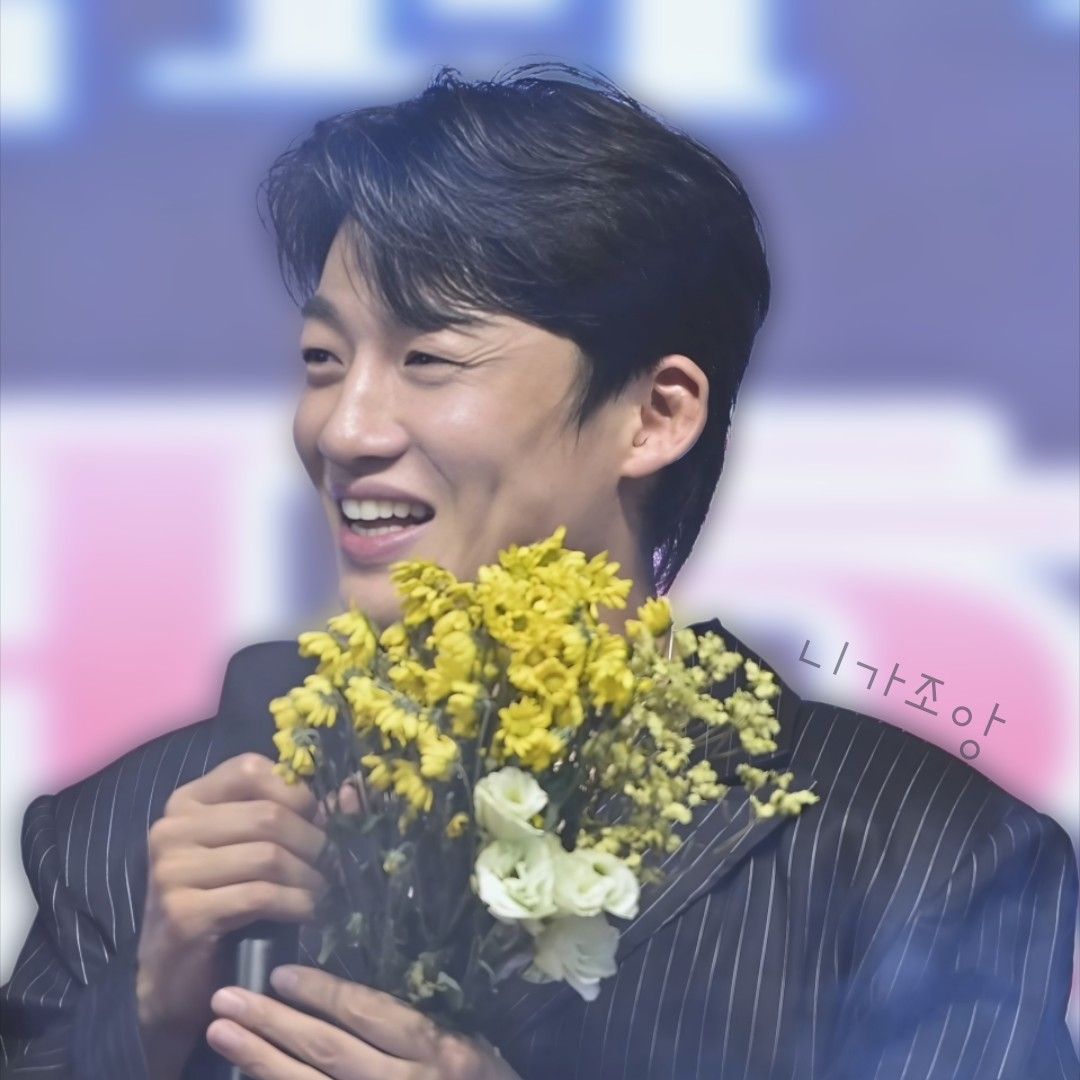 Behind-the-scenes cut of Shin Seungtae