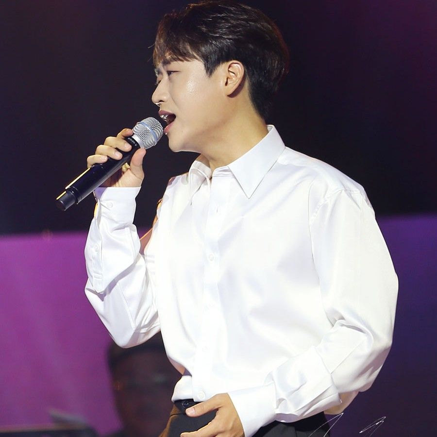 A moment captured by a fan of Min Soohyun