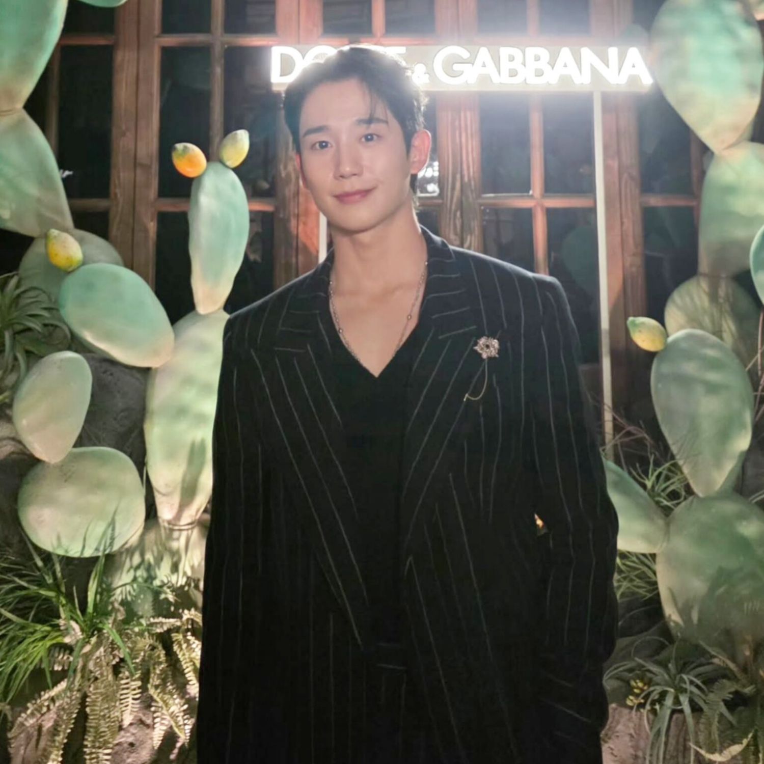 粉丝拍下的丁海寅瞬间