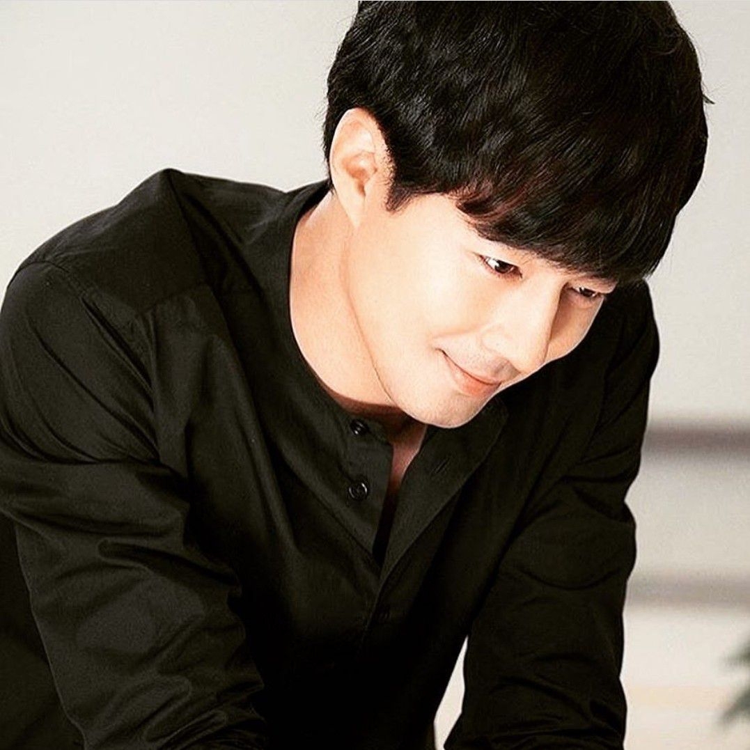 Recent activity shot of Jo Insung