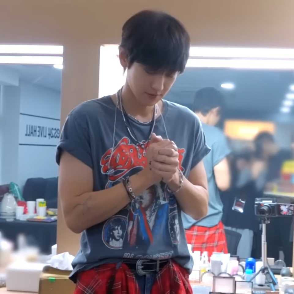 Behind-the-scenes cut of Chanyeol