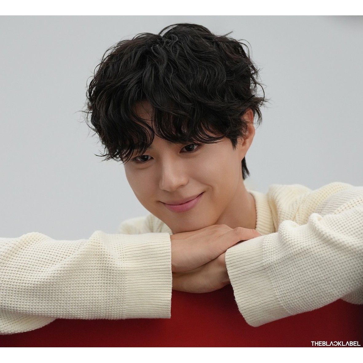 Behind-the-scenes cut of Park Bogum