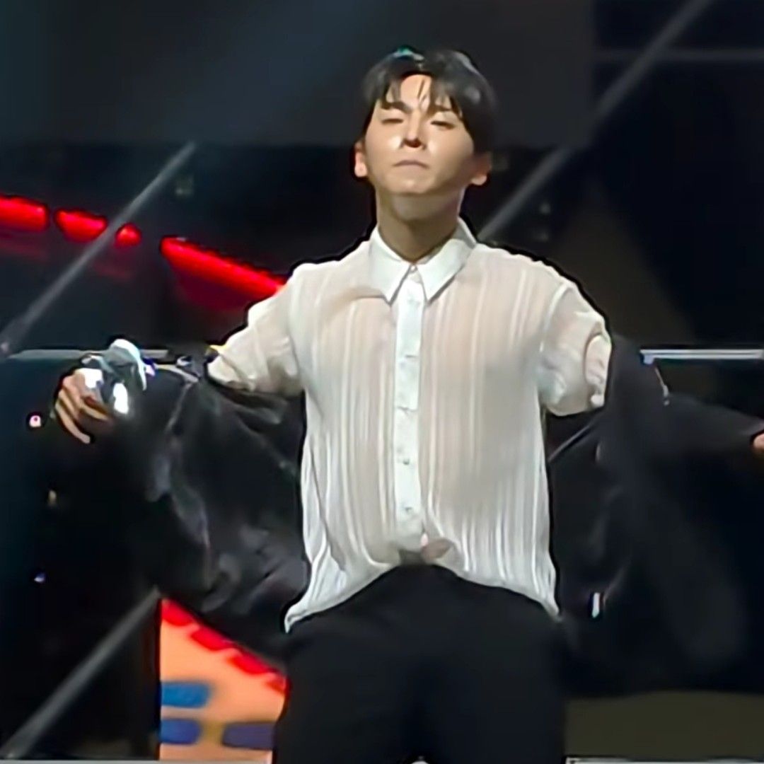 A moment captured by a fan of Seong Ri