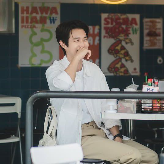 Behind-the-scenes cut of Choi Wooshik