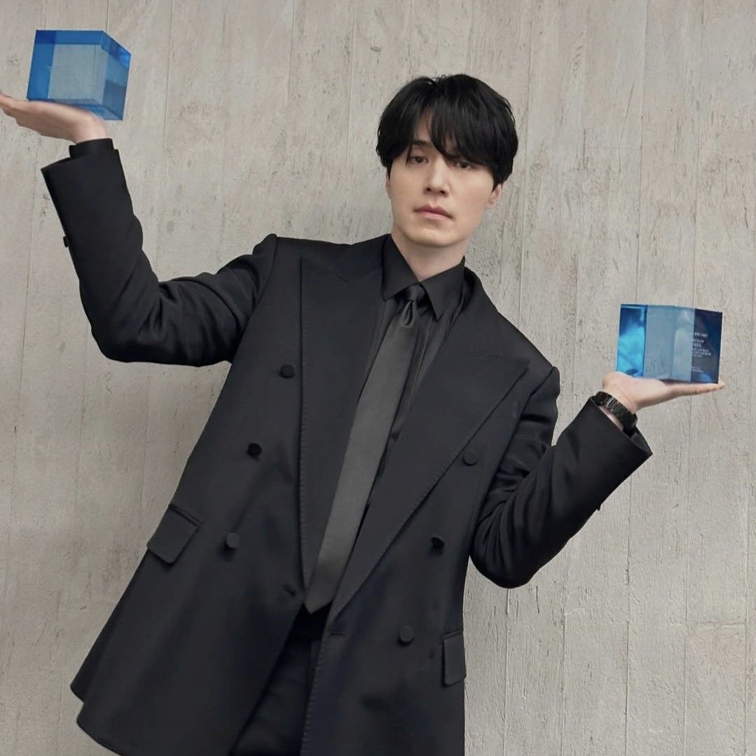 A moment captured by a fan of Lee Dongwook