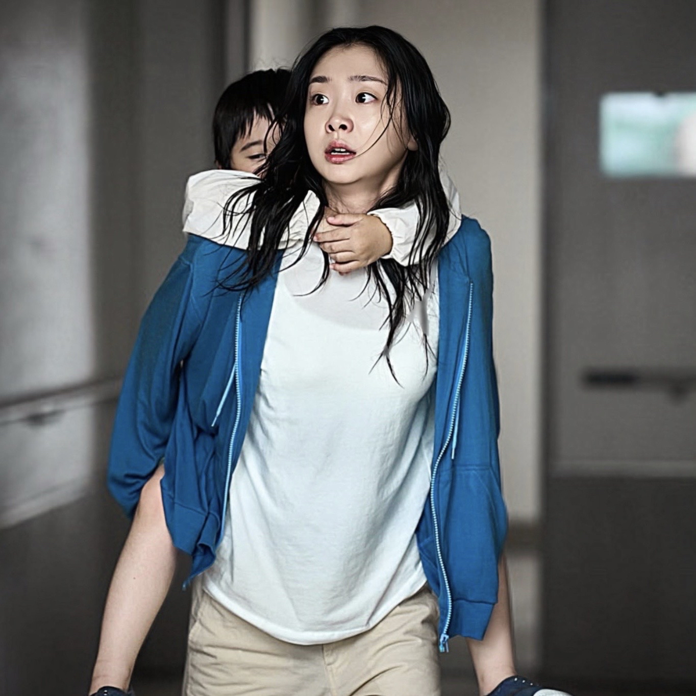 キム・ダミのビハインドカット