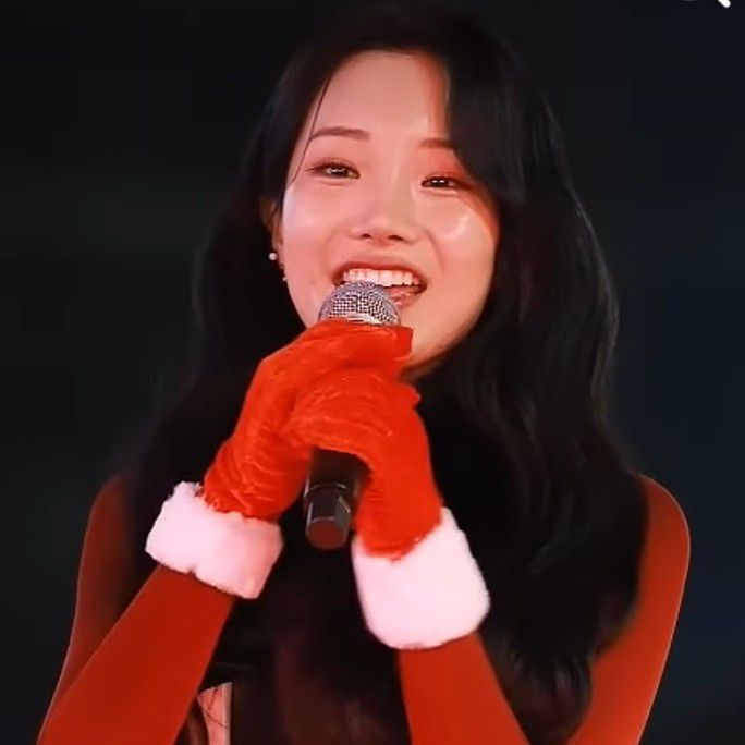 Recent activity shot of Kim Soyeon (2004)