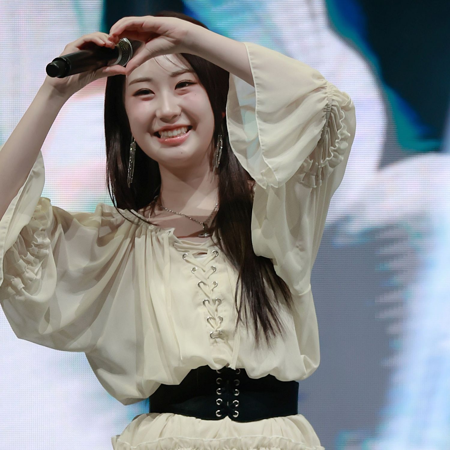 A moment captured by a fan of Jeon Yujin