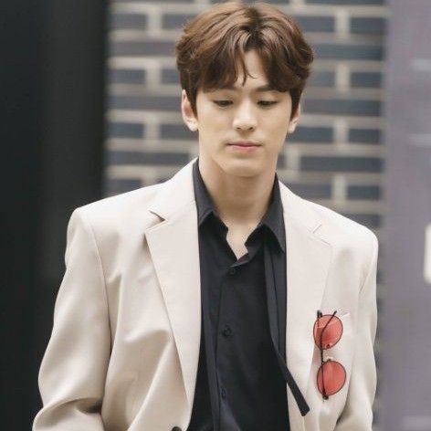 A moment captured by a fan of Kim Minkyu