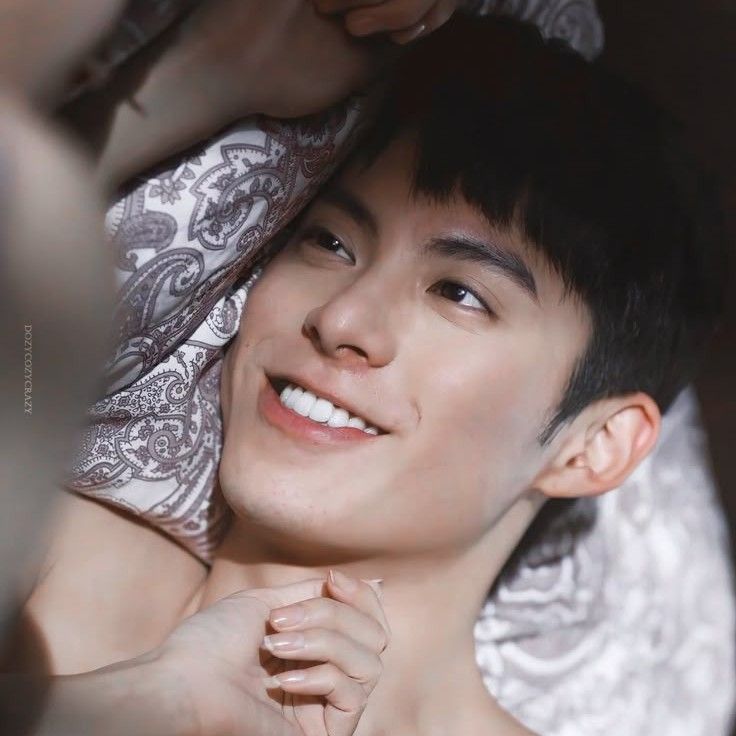 A moment captured by a fan of Dylan Wang