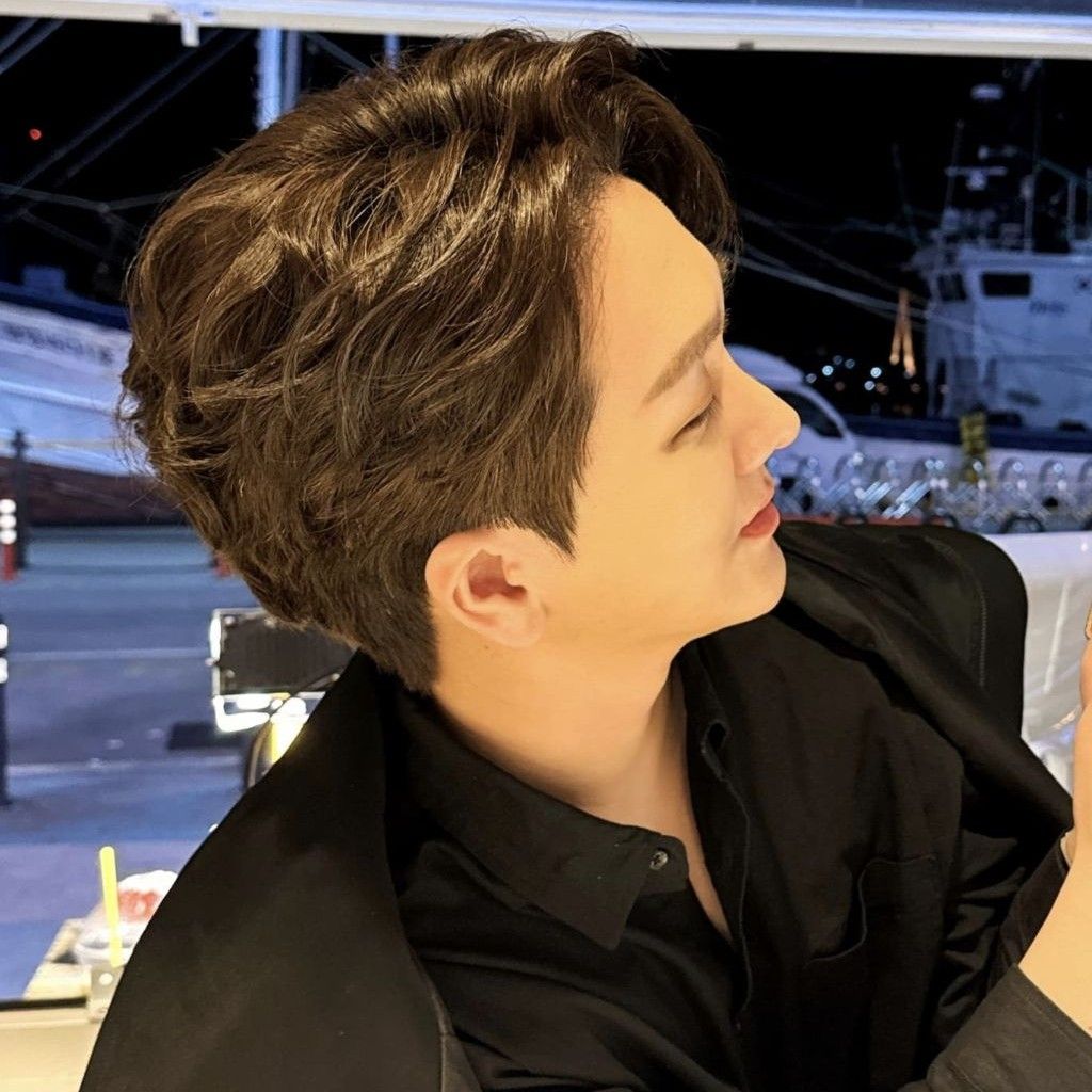 Behind-the-scenes cut of Kim Soochan