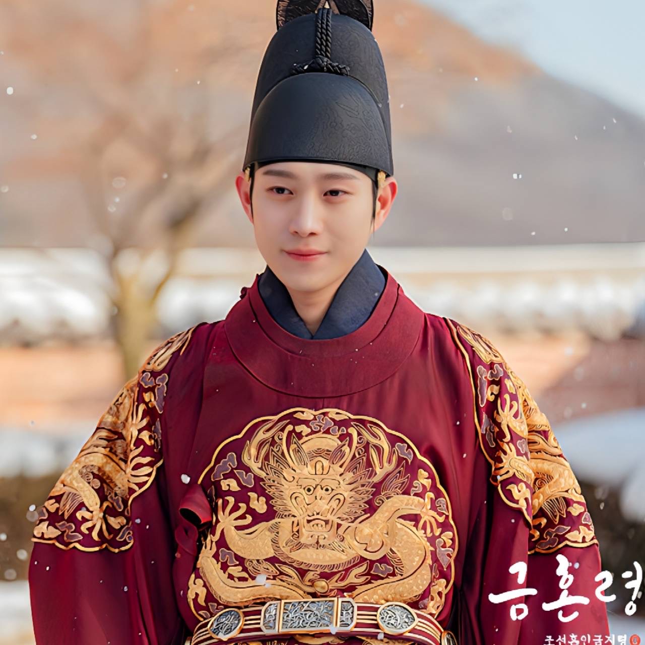 Behind-the-scenes cut of Kim Youngdae