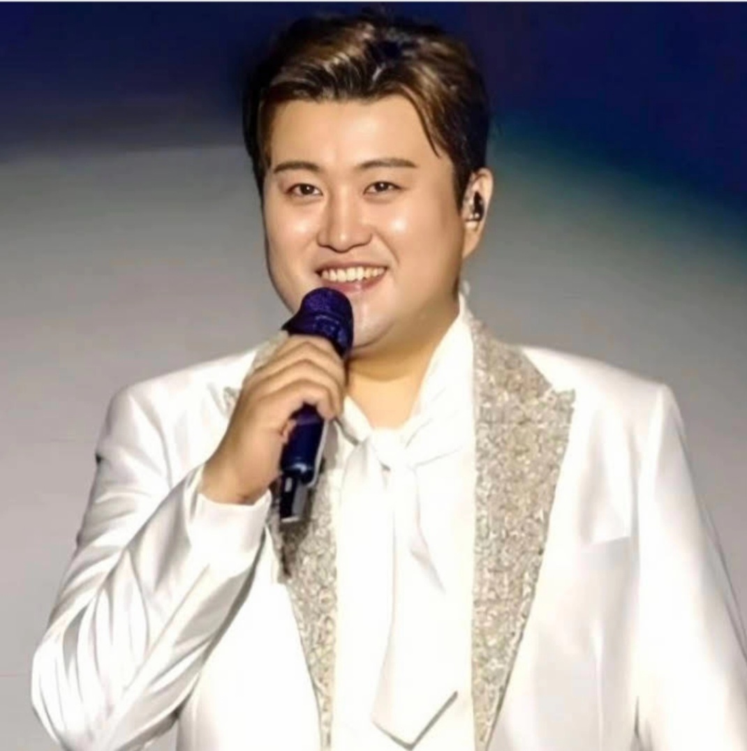 粉絲拍下的金浩中瞬間