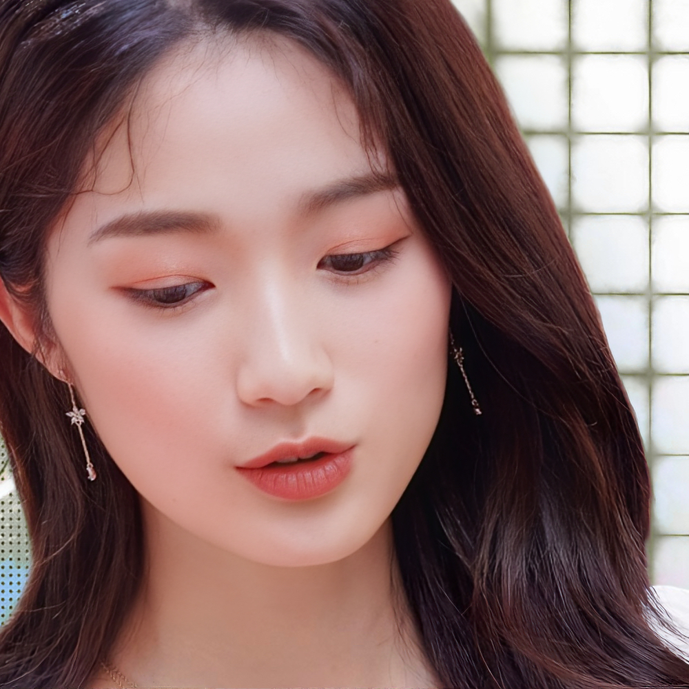 Latest photo of Kim Hyeyoon