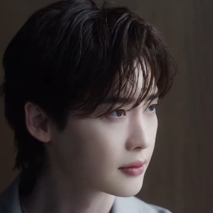 A moment captured by a fan of Lee Jongsuk