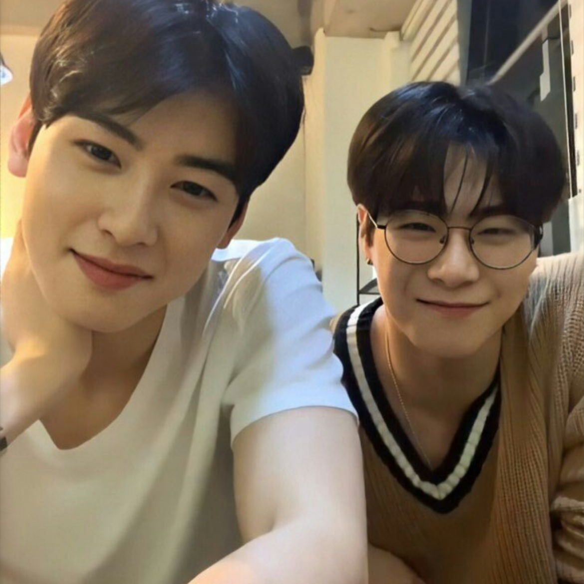 Behind-the-scenes cut of Cha Eunwoo