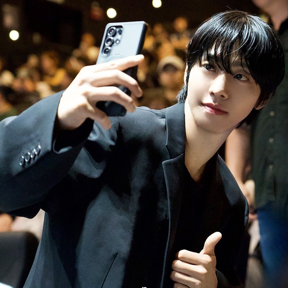Behind-the-scenes cut of Ahn Hyoseop