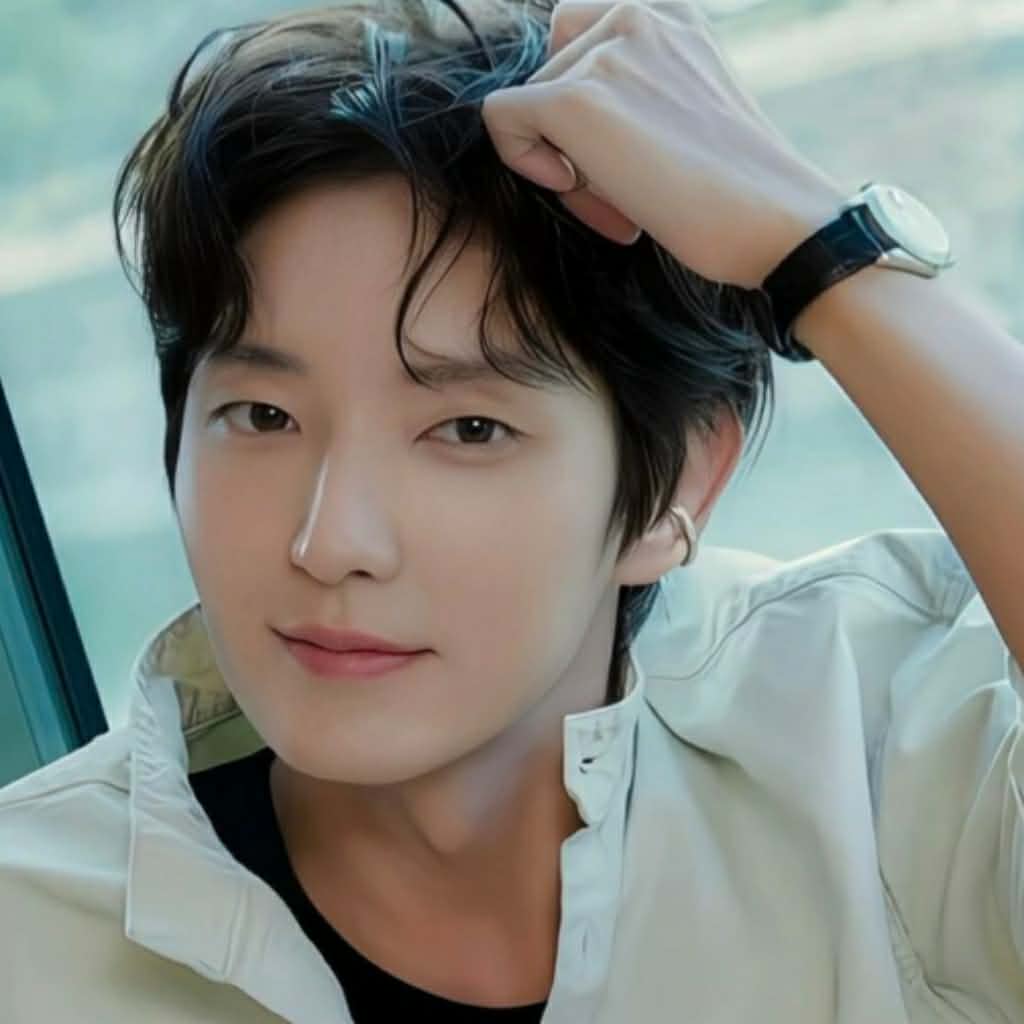 A moment captured by a fan of Lee Joongi